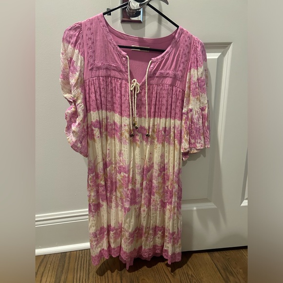 Spell & The Gypsy Collective’s luminous Coco Lei Flutter Sleeve Tunic sz XS - Picture 11 of 12